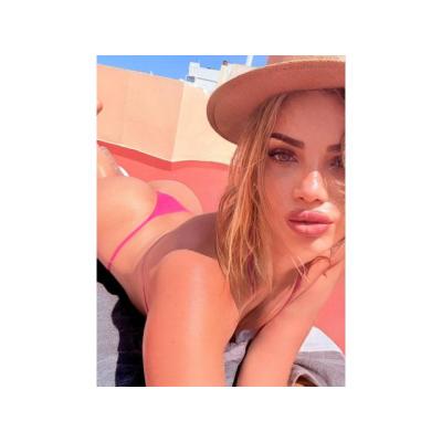 trans muy guapa y femenina