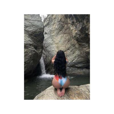 LATINA CALIENTE CON GANAS DE UN BUEN RATO