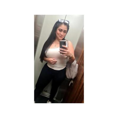 HERMOSA MUJER MADURA Y TRAVIESA