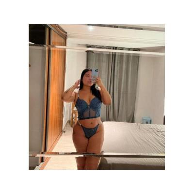 JOVENCITA DECIDIDA Y CARIÑOSA