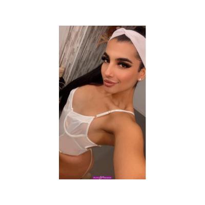 TRANS CACHONDA QUIERE POLLA GORA