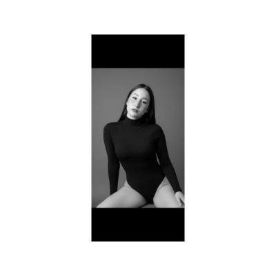 PAULINA  belleza Latina única para ti