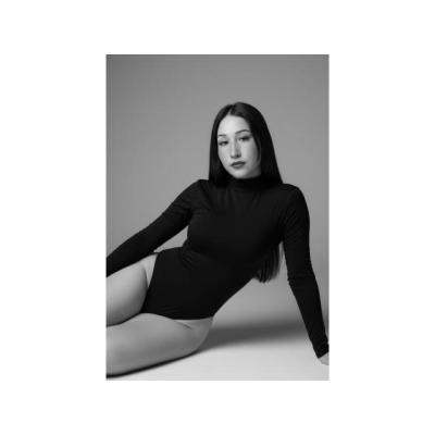 PAULINA  belleza Latina única para ti