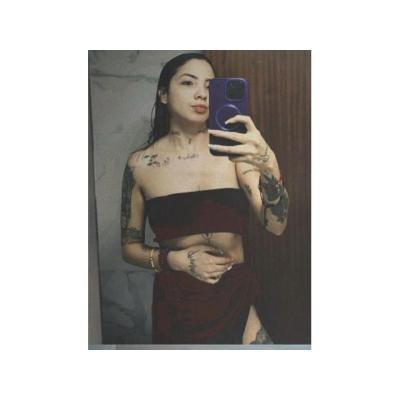 VICTORIA , ARDIENTE Y DE BUEN ROLLO