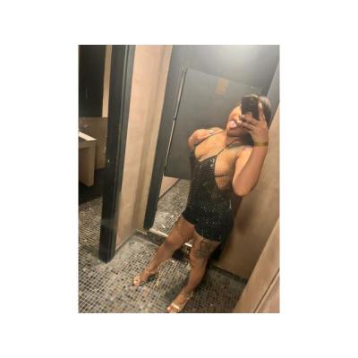 LATINA MUY CACHONDA, NUEVA EN LA ZONA