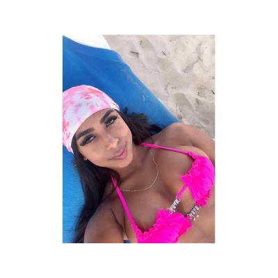 TRAVIESA Y SENSUAL CON BELLOS ENCANTOS. .