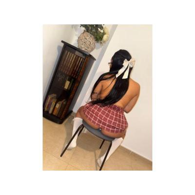 Sofia linda morenaza colombiana jovencita