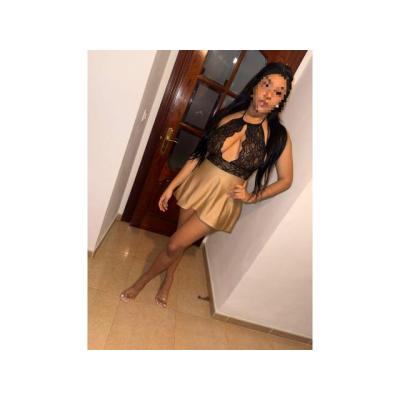 Sofia linda morenaza colombiana jovencita