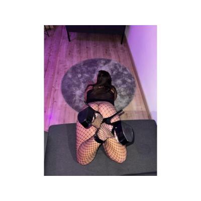 Un culo tragón córrete dentro de mi boca