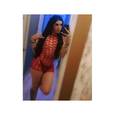 TRANS CACHONDA DISPUESTA IMPLICADA