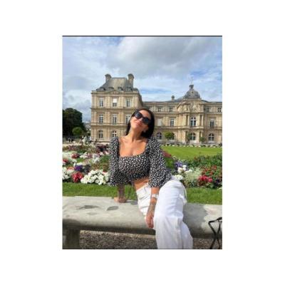 ME ENCANTA LA FIESTA SOY MUY CARISMATICA