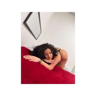 CUERPO ATLÉTICO, PIEL SUAVE Y MUY DESEABLE