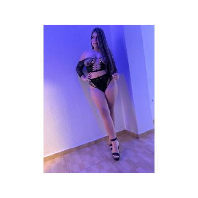 NIÑATA CON GANAS DE SEXO RUDO