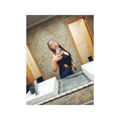 MUJER SEDIENTA DE PLACER POR TI