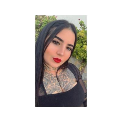 Latina adicta a la leche