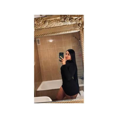SENSUAL Y MUY CALIENTE JOVENCITA