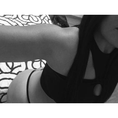 COMPLACIENTE Y MUY SENSUAL LINDA MULATA
