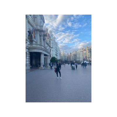 PLACENTERA CON GANAS DE FIESTA EN CASTELLON