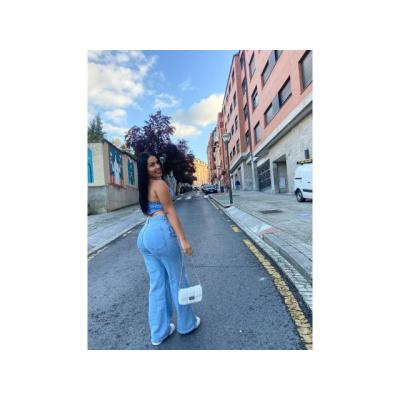 LATINA GUARRA JUGUETONA Y FOLLONA