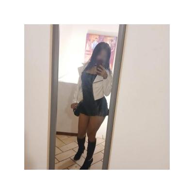 (I)HERMOSA CHICA LLENITA DE LUJURIA