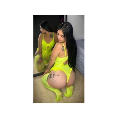 CONEJITA PLAYBOY COMPLACIENTE EN PRIMADO