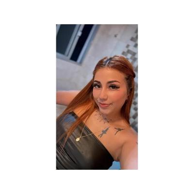 MUJER LISTA PARA LA DIVERSION. .