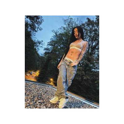 JOVENCITA ATREVIDA JUGUETONA