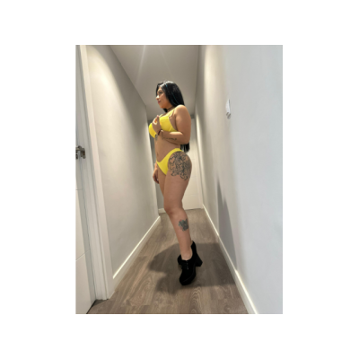 COLOMBIANA DISPUESTA A COMPLACERTE