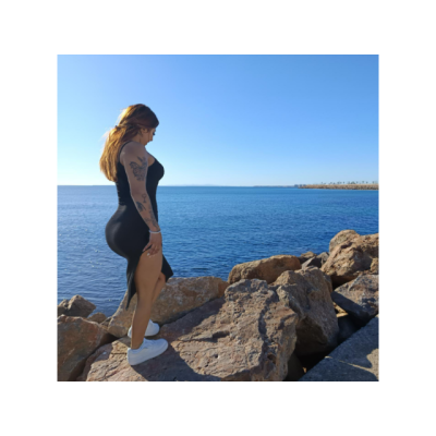 ARDIENTE Y MUY COMPLACIENTE JOVENCITA