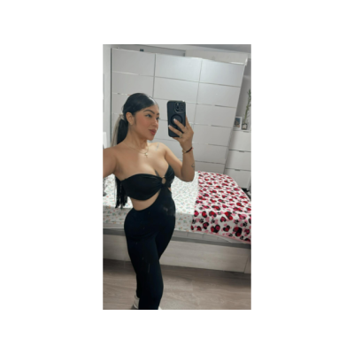 JOVEN  COMPLACIENTE E IMPLICADA