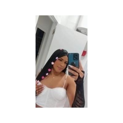(E) LA TRANS MAS JUGUETONA