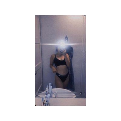 COLEGIALA QUIERE TOCAR SU COÑITO