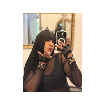 (L) UNA TRANS EXTROVERTIDA Y AGRADABLE