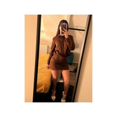 SOY ALANA UNA CHICA EXTROVERTIDA Y AGRADABLE