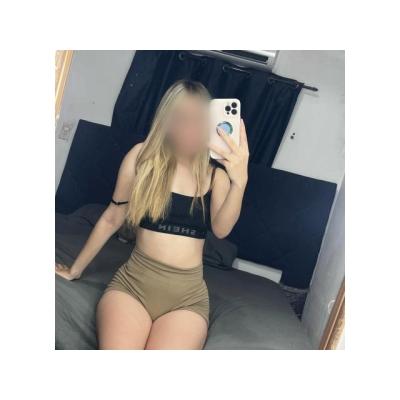 ARRECHA Y MOJADA CON GANAS