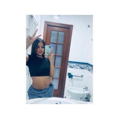 CHICA CALIENTE CON GANAS DE POLLA DURITA