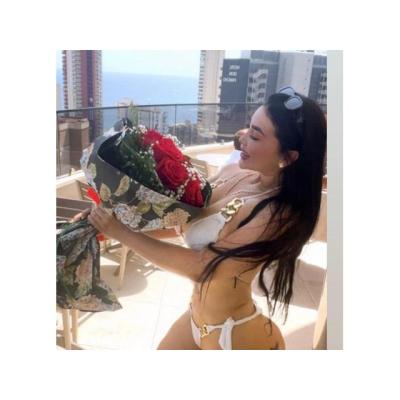 TUS AMIGUITAS LATINAS / SALIDAS