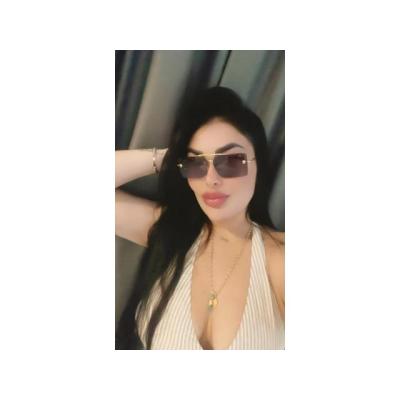 SUPER IMPLICADA Y MUY CALIENTE