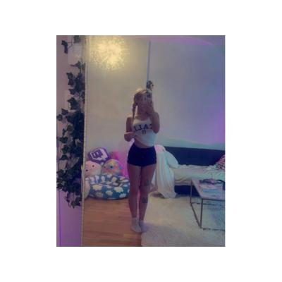 JOVENCITA SEXY Y MUY EXÓTICA