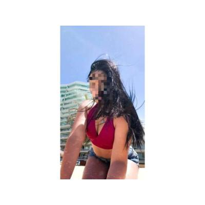 JOVENCITA QUIERE JUGAR CON POLLA LECHERA