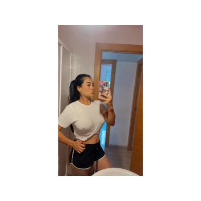 CON GANAS DE SENTARME EN TU POLLA GRUESA. . .