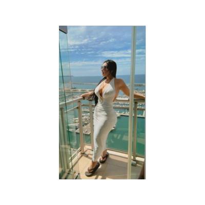 CHICA VOLUPTUOSA, FIESTERA Y PLACENTERA