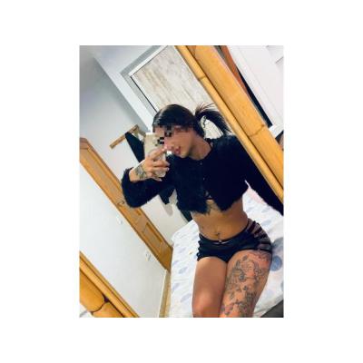 PRECIOSA CHICA PARA CABALLEROS CALIENTES