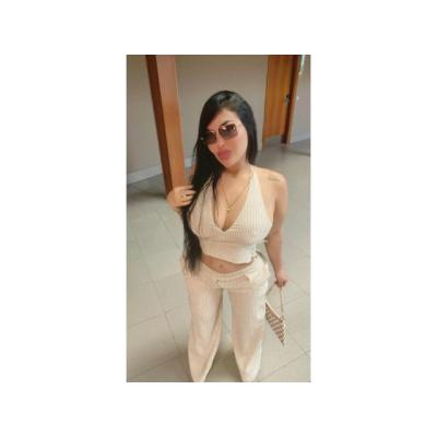 DELICIOSA JOVEN LATINA