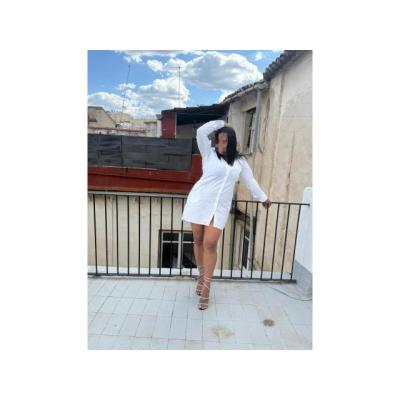 COMPLACIENTE VOLUPTUOSA Y MUY ARDIENTE