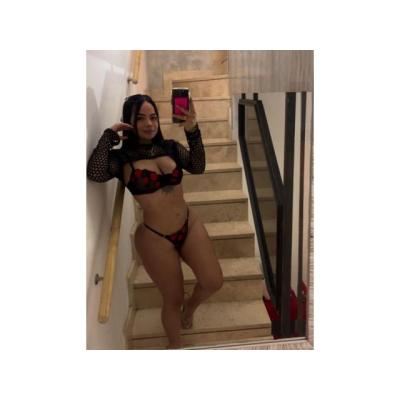 MARTINA HERMOSA CON GANAS DE PASARLA BIEN
