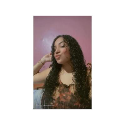 KAREN DELICIOSA JOVEN LATINA