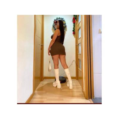 NICOL CON UN CUERPO DELICIOSO, SALIDAS