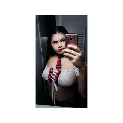 SENSUAL NIÑATA INEXPERTA CON GANAS