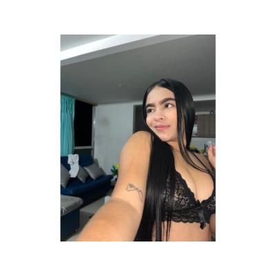 ZOE ENCANTO DE LATINA